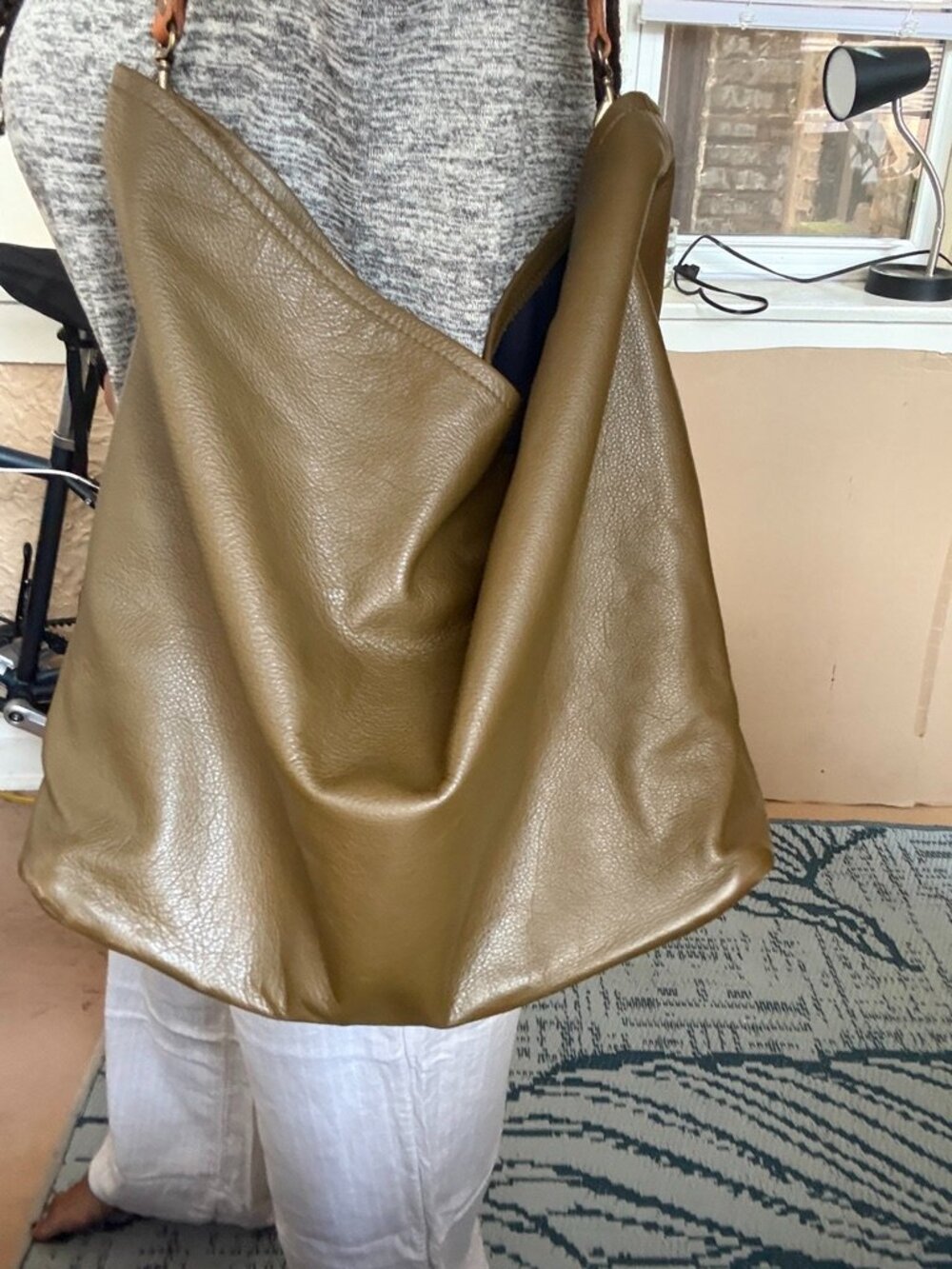XL Jane in Olive Leather - Picture 9 of 9